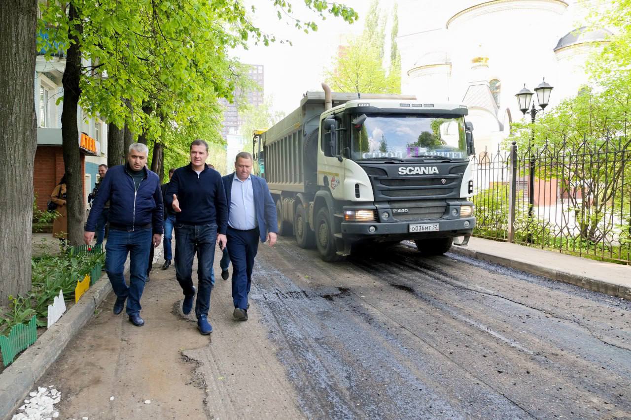 Владимир Волков проверил ремонт автомобильной дороги в Люберцах |  Администрация городского округа Люберцы Московской области